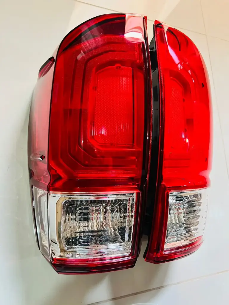 Stop compatible con Toyota Tacoma 2016-2023.